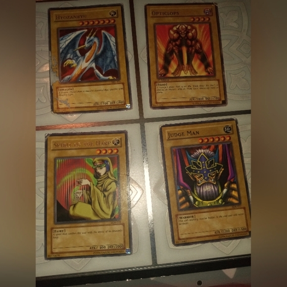 Set of 4 yugioh cards - Picture 1 of 1